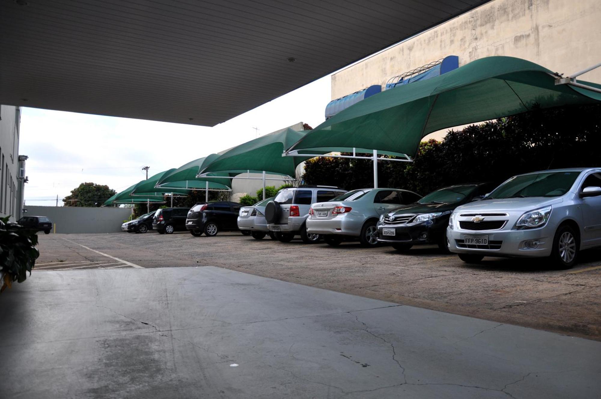 Hotel Carolina Plaza Uberaba Zewnętrze zdjęcie
