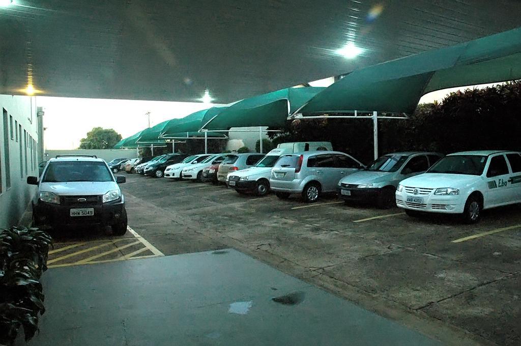 Hotel Carolina Plaza Uberaba Zewnętrze zdjęcie