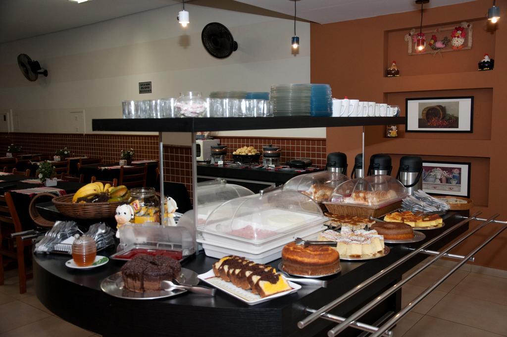 Hotel Carolina Plaza Uberaba Zewnętrze zdjęcie